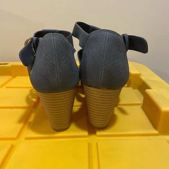 Dr. Scholl’s Sandal Wedge, Size 7.5 - Picture 3 of 4